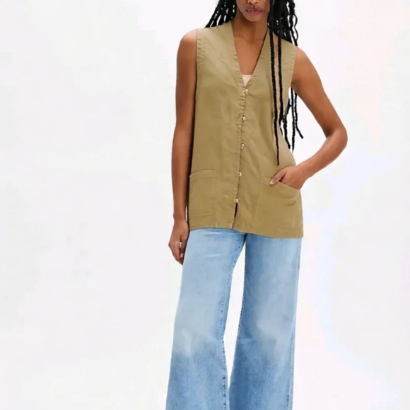 L.L. Bean Khaki Button-Up Vest - Picture 2 of 7